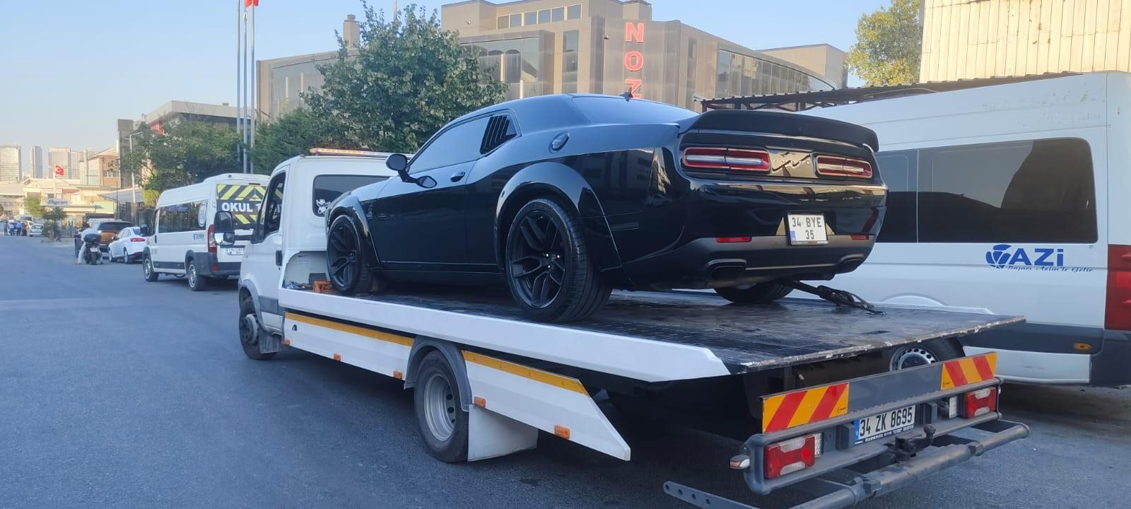 Beylikdüzü çekici - Spor aracın platform çekici üzerinde taşınması